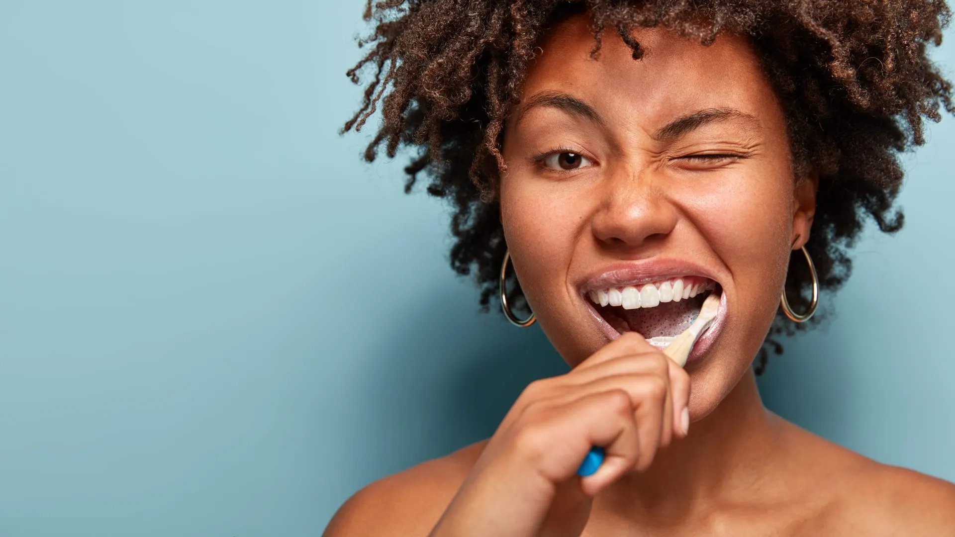 Maintaining White Teeth After Professional Tooth Whitening: Essential Tips